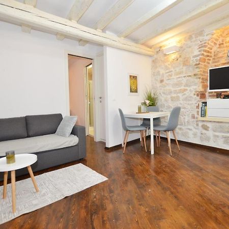 Pisinium Apartment Ровинь Экстерьер фото